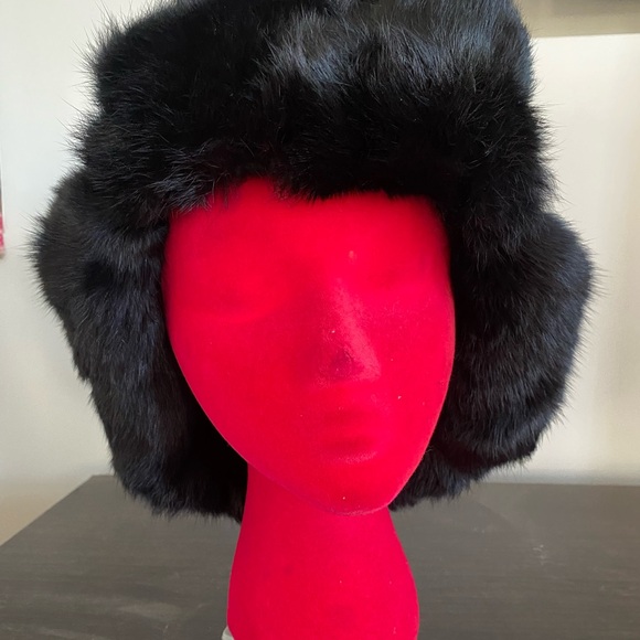 Black Rabbit Fur Hat - Picture 6 of 9